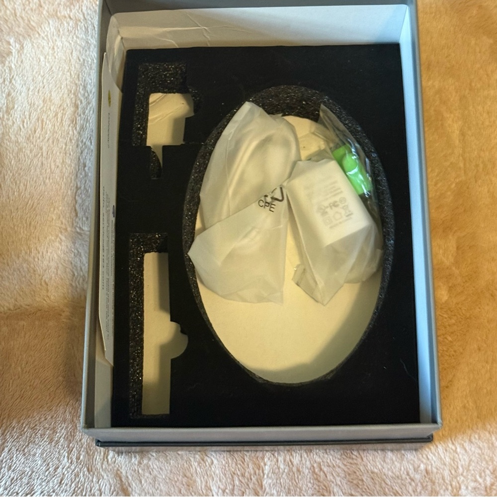 Black Air Pressure Eye Massager - Picture 5 of 13